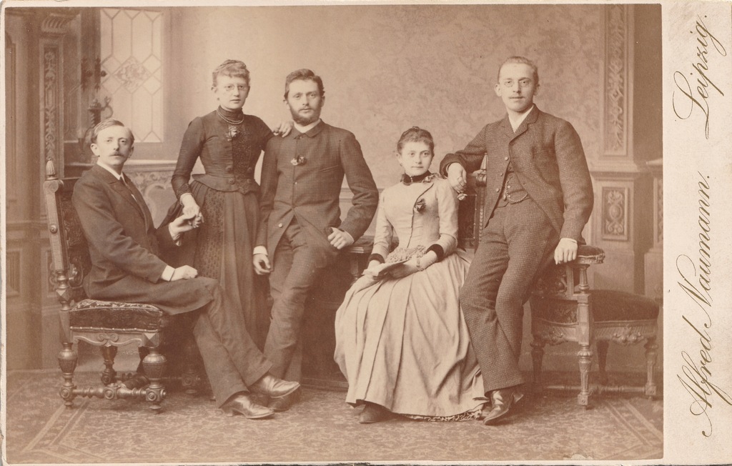 Portret rodzinny w atelier - ok. 1885