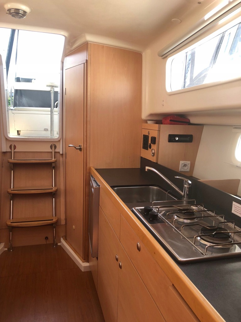 Купить Моторная лодка Delphia Nautika 830 MC Houseboat: отзывы, фото, характеристики в интерне-магазине Aredi.ru