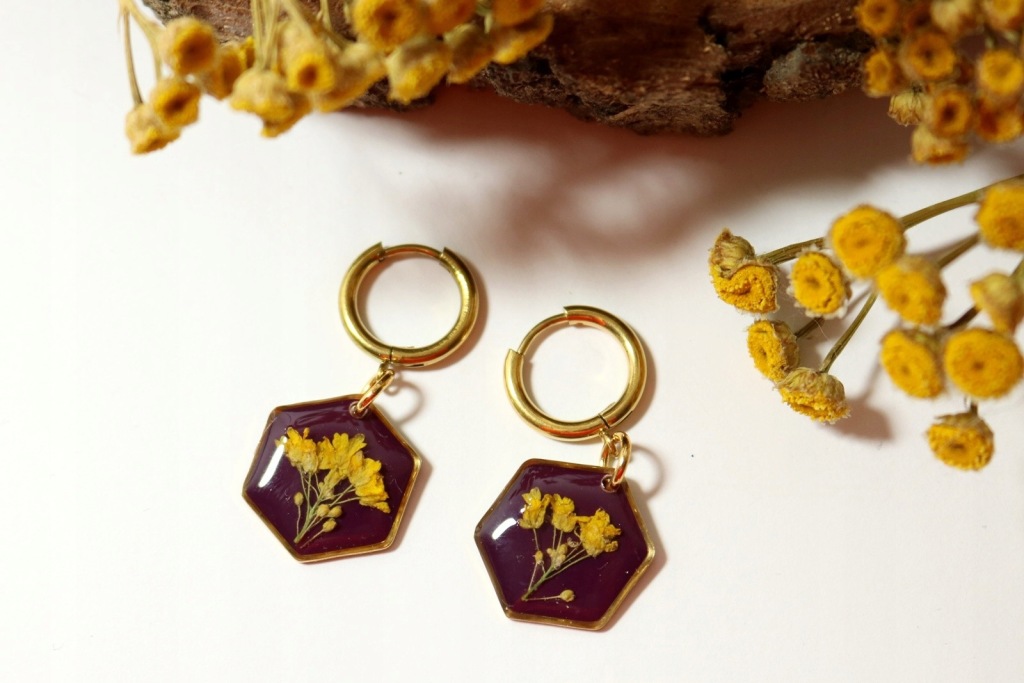 Kolczyki kwiaty smagliczka w fiolecie heksagon stal żywica