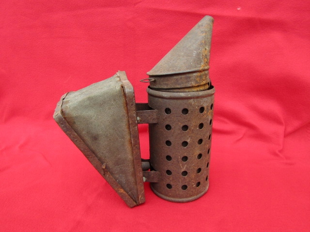 STARY PODKURZACZ DLA PSZCZÓŁ PSZCZELARSTWO