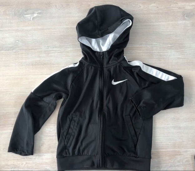 NIKE bluza idealna z kapturem r. 5/6 lat