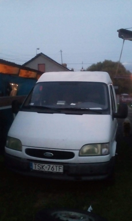 Pilnie sprzedam Ford Transit 2.5 diesel.