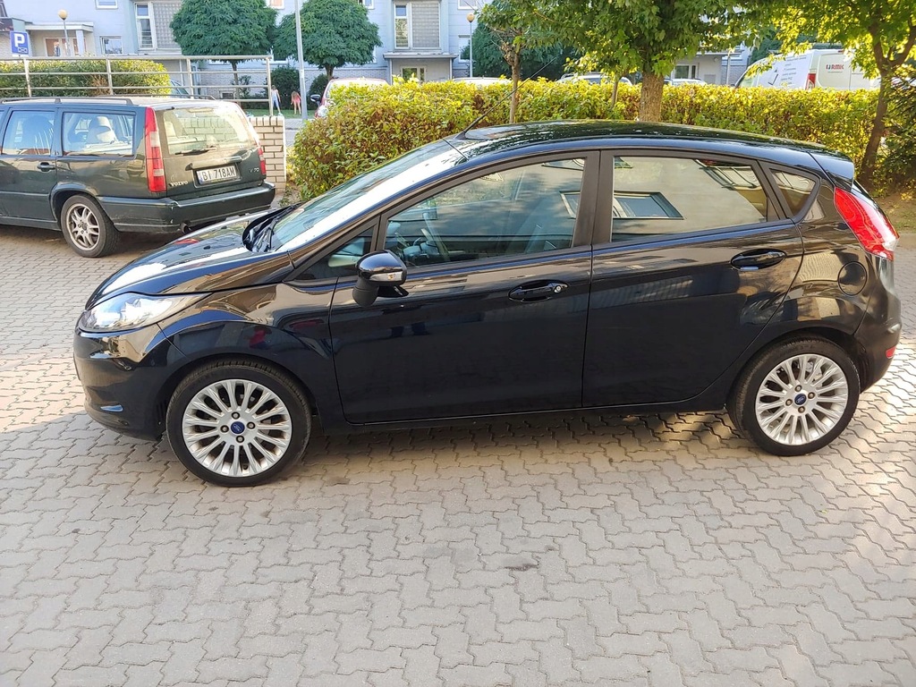 ford fiesta 2011.r nowe opony po serwisie