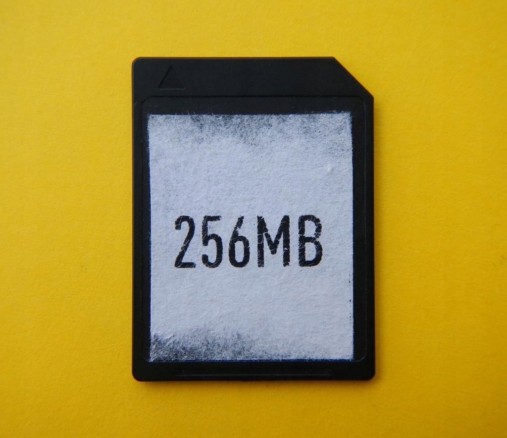 MultiMediaCard 256 MB --- MMC --- MADE IN TAIWAN