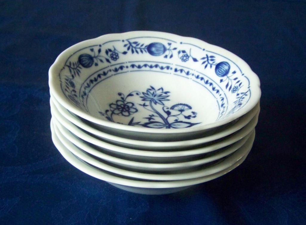 MISECZKI / SALATERKI 6 SZT. -WZÓR CEBULOWY- KAHLA