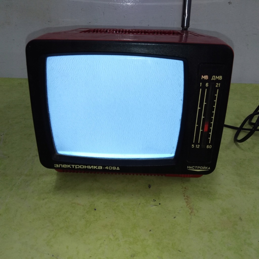 STARY TELEWIZOR SAMOCHODOWY ELEKTRONIKA 409D -ZSRR