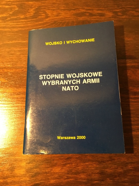 Broszura "Stopnie wojskowe wybranych armii NATO"
