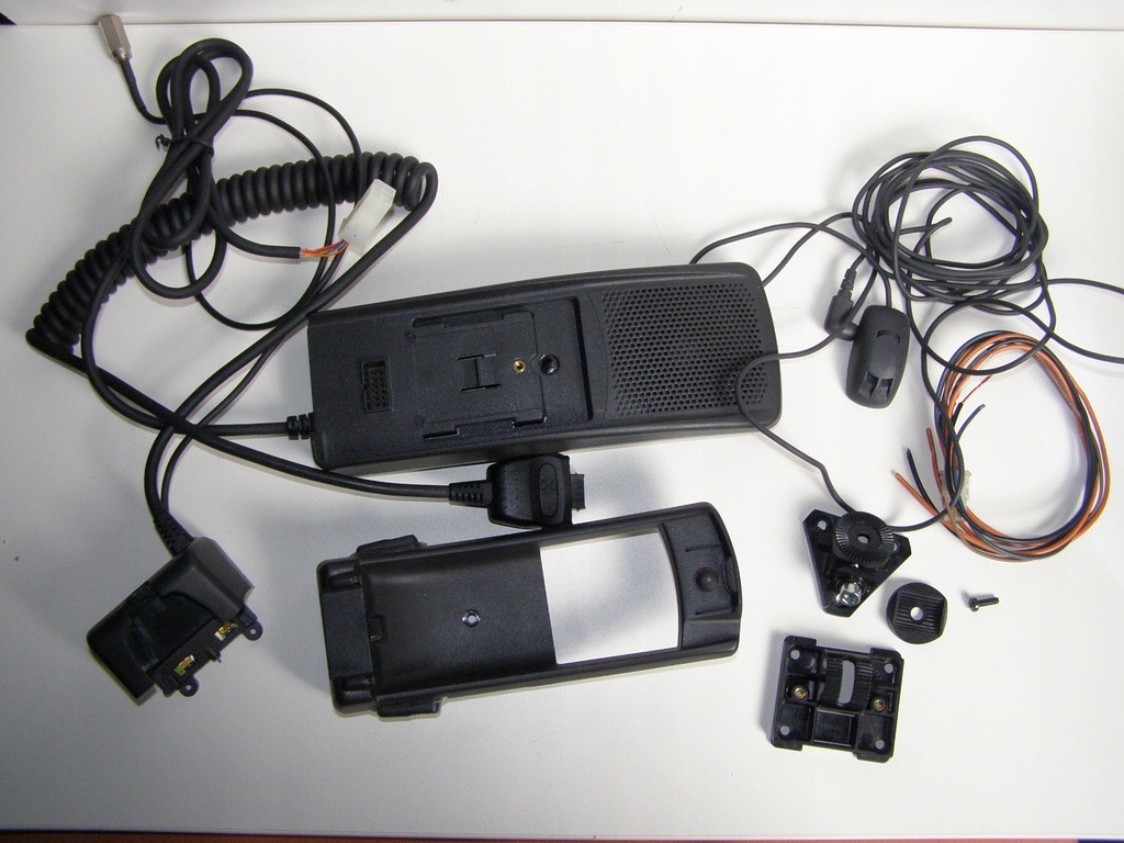 Купить NOKIA CARK-68, комплект громкой связи для Nokia 8110: отзывы, фото, характеристики в интерне-магазине Aredi.ru