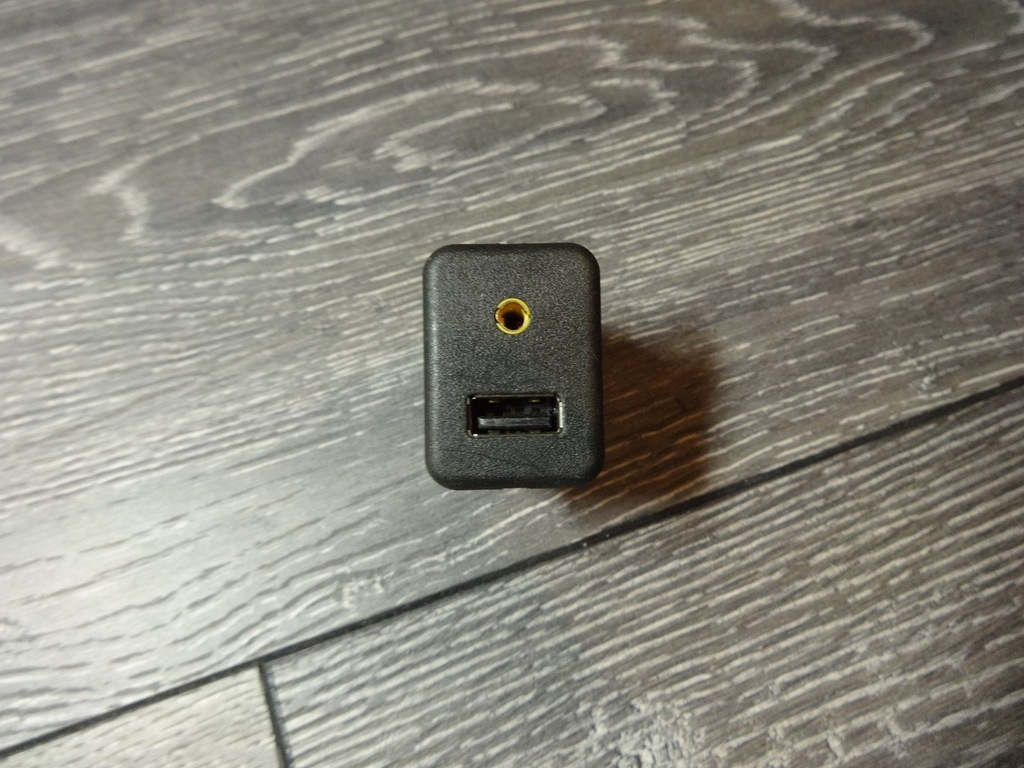 Przełącznik gniazdo wejście aux in usb - 6534902058 - oficjalne ...