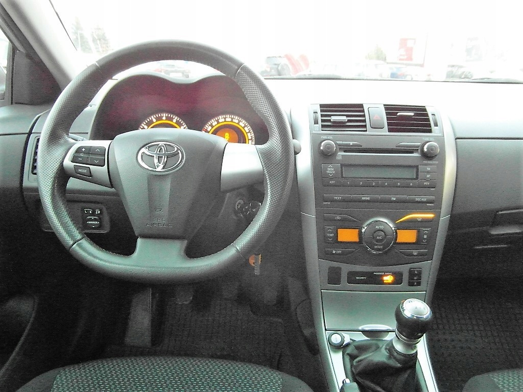 Toyota Corolla 1.6 2010 7719225299 oficjalne archiwum