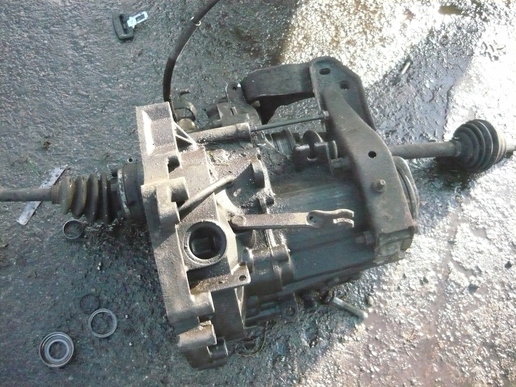 Skrzynia biegów Vw Golf II 1.3 benzyna 92r