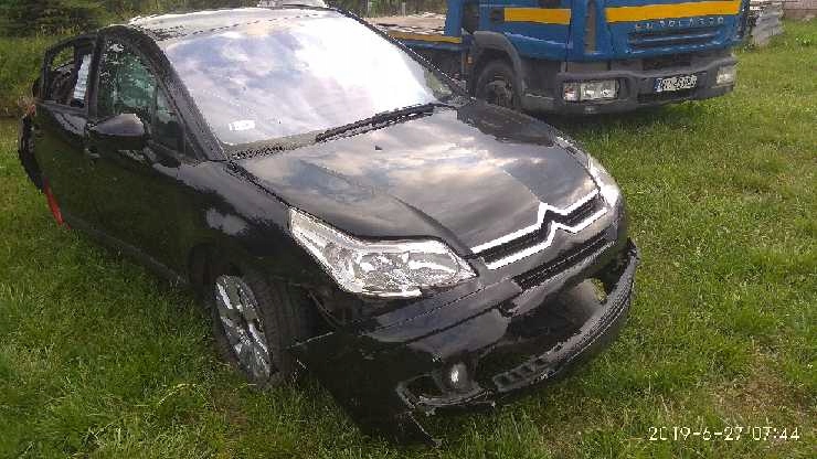 samochód uszkodzony citroen c4