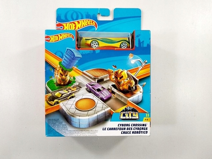 MAŁY ZESTAW DO ZABAWY AUTKO HOT WHEELS CDM44