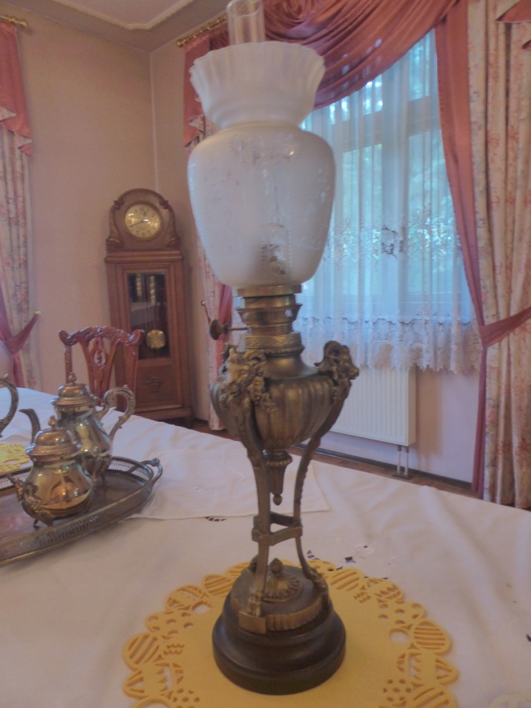 LAMPA NAFTOWA.XX WIEK EUROPA. TULIPAN ORYGINAŁ