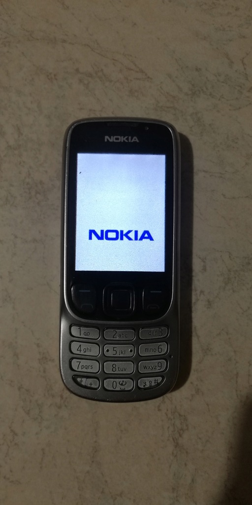 Nokia 6303 Classic: ładowarka, karta 2gb