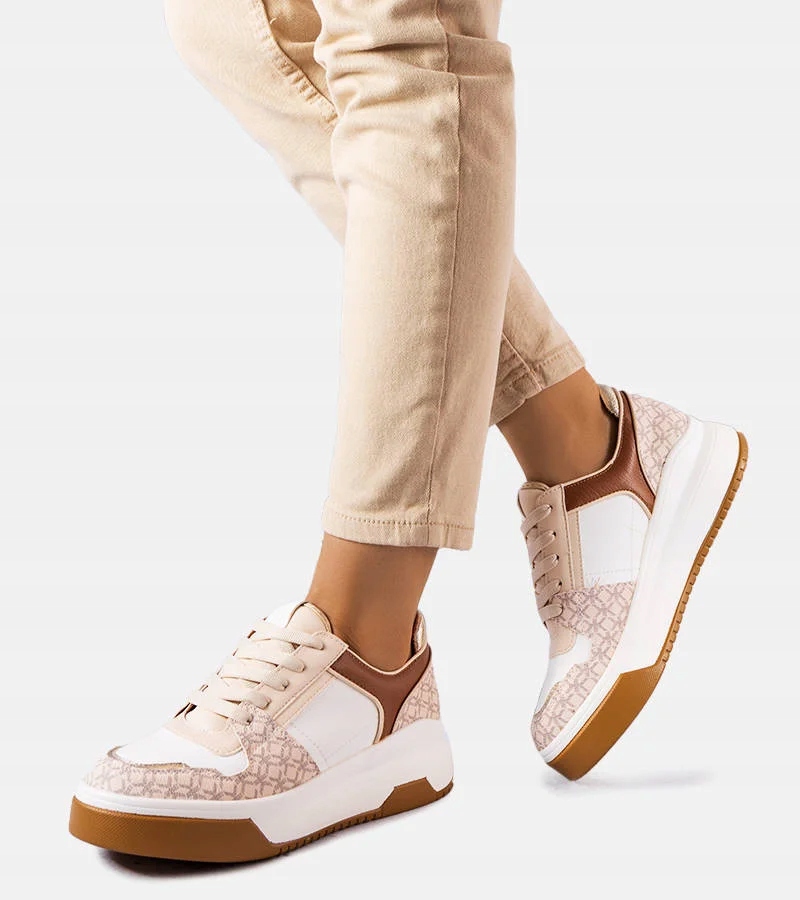 Brązowe sneakersy zdobione monogramem Grandbois 20711 rozmiar 37