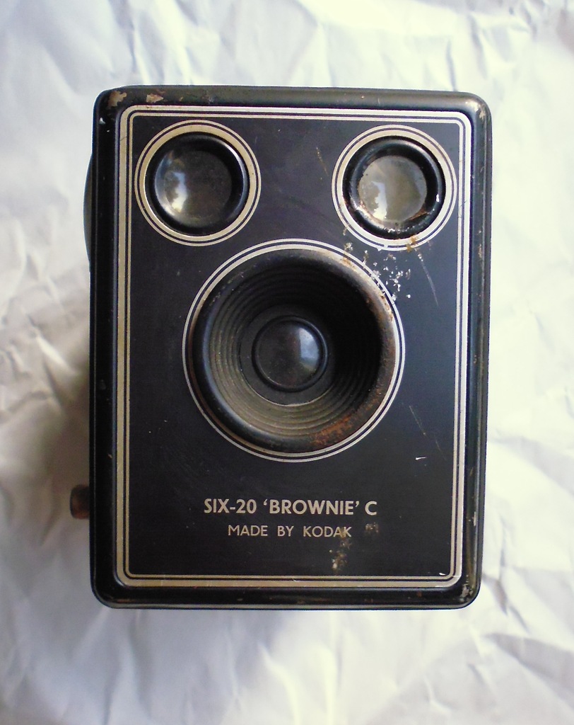 Zabytkowy Aparat Foto SIX-20 Brownie C Kodak