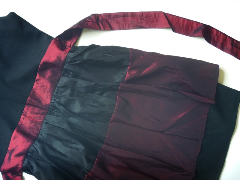 Sukienka czarno-bordowa rozkloszowana 38M