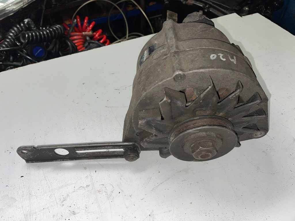 BMW E30 E34 525I 320I M20 BOSCH ALTERNATOR 80A 12814037371