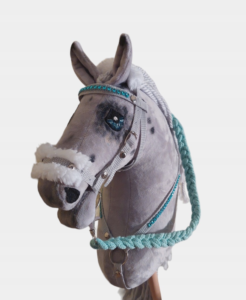 Hobby horse :koń na kiju :Hobbyhorsefamily ogłowie ,siwy