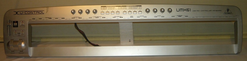 górny panel Behringer UMX61 Keyboard