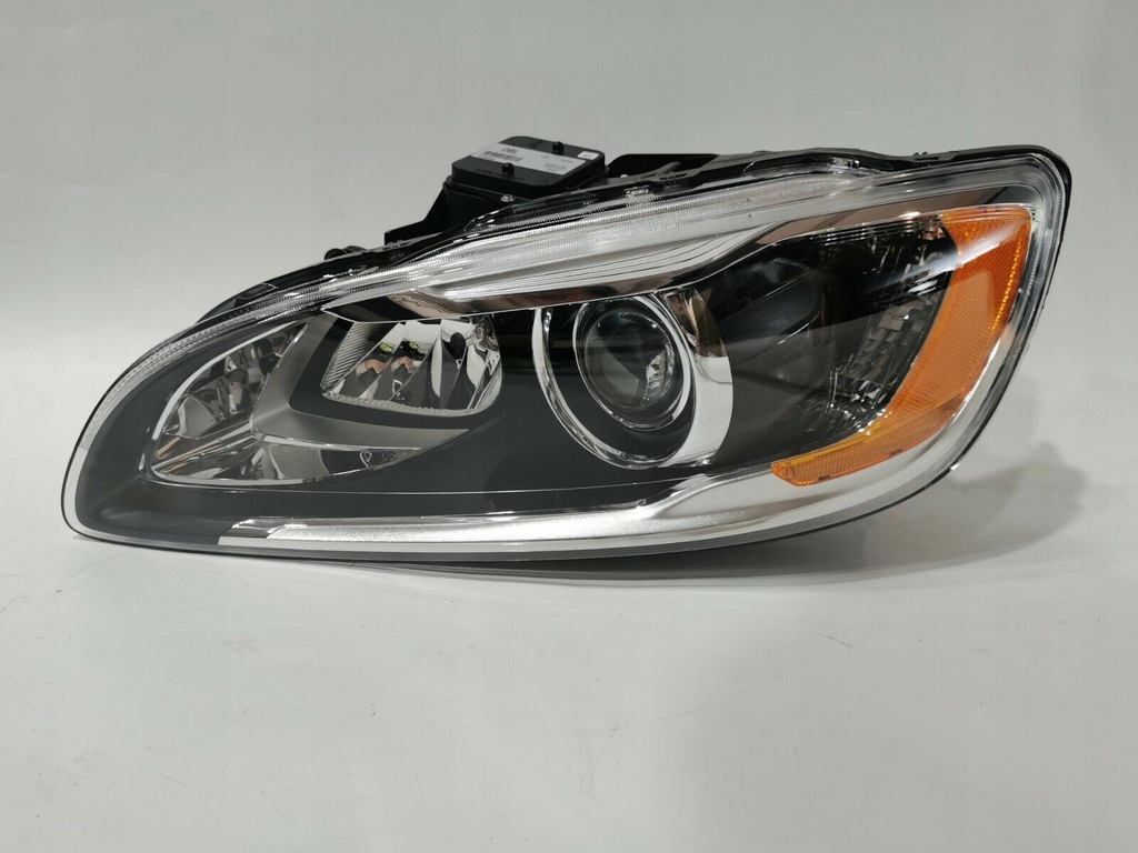 VOLVO V60 31294522 Bouche De Support De Phare Gauche 2.00 Diesel 120kw