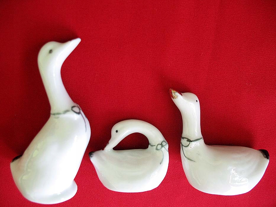 Gęś - Rodzina trzech gąsek - 8 i 5,5 i 4,5 cm Porcelana