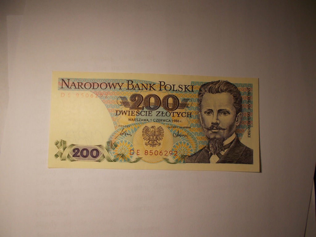 Banknot o nominale 200 złotych z 1986 roku