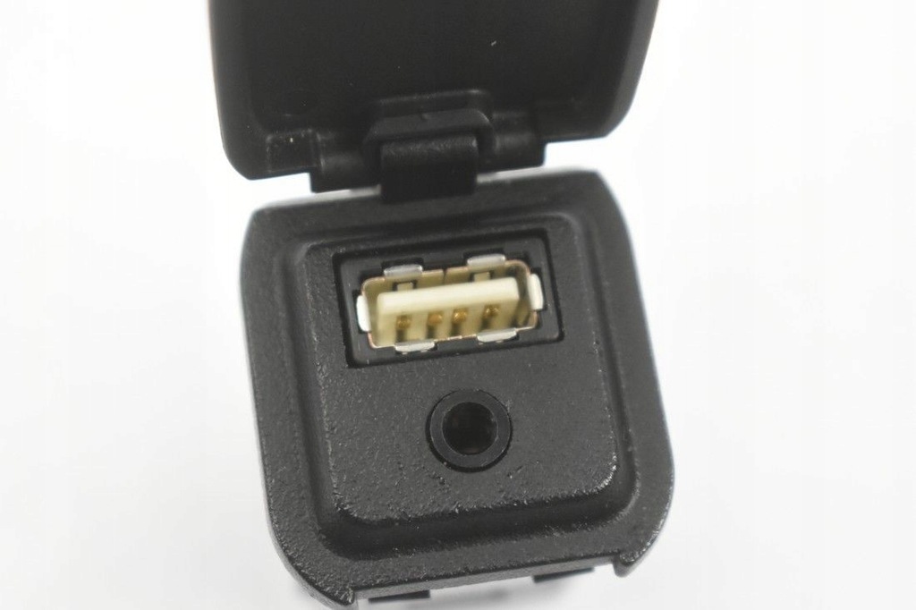 GNIAZDO WEJŚCIE USB AUX MAZDA 6 GJ CX5 2 DJ 10049013095