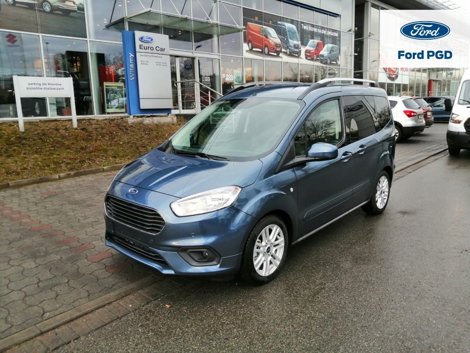 FORD Tourneo Courier TITANIUM