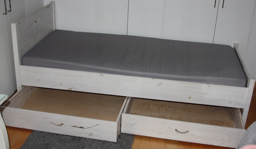 Łóżko młodzieżowe z szufladami + szafka nocna