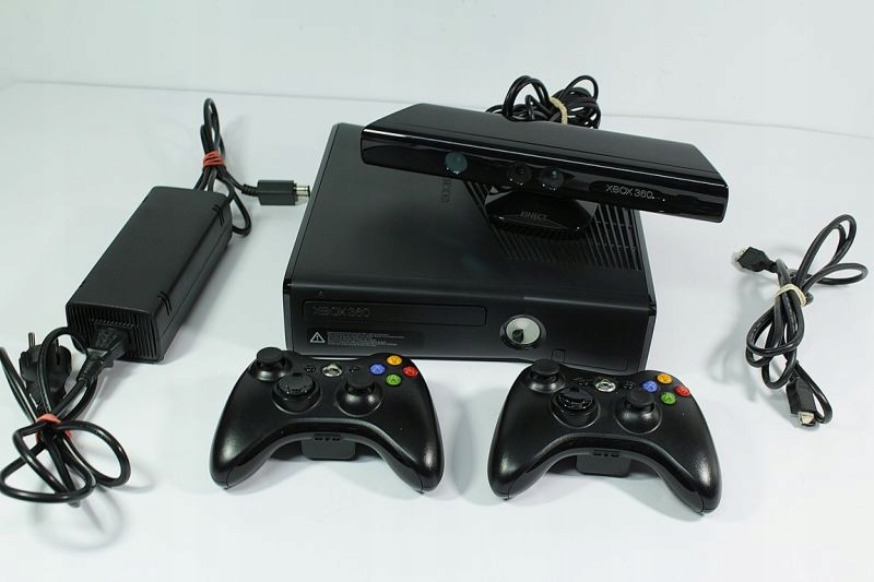 XBOX 360 320GB #2X PAD # KINECT