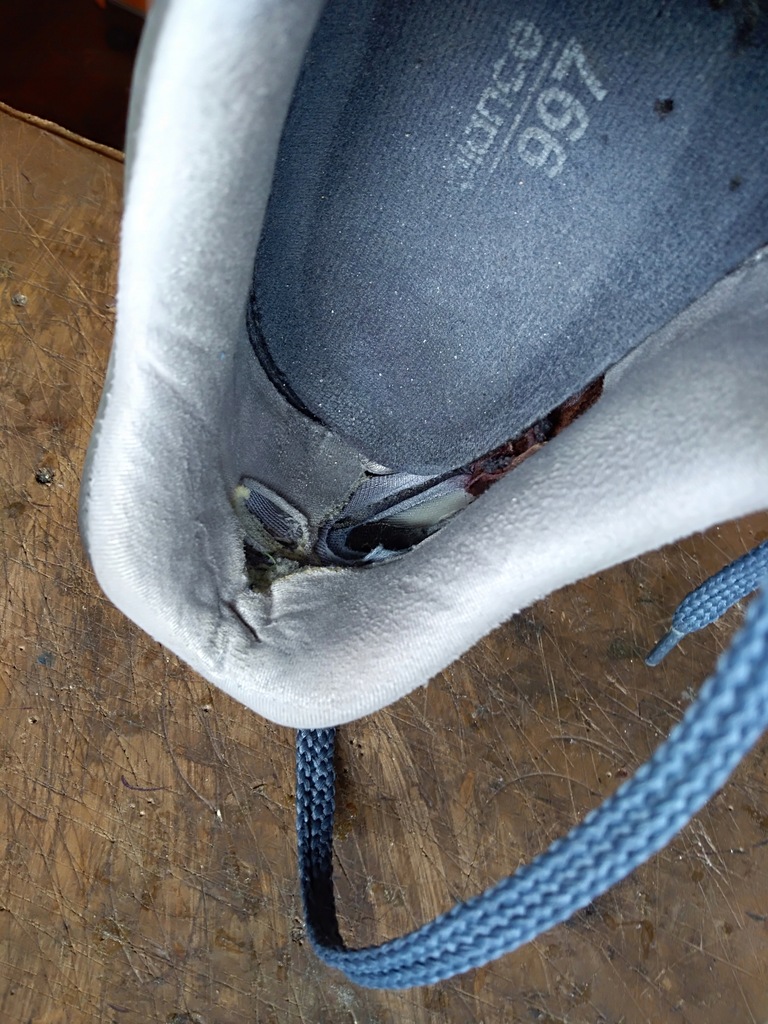 SZEWC Naprawa zapiętek obuwia NIKE, NEW BALANCE,