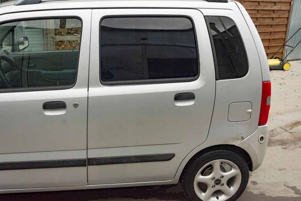 SUZUKI WAGON R+ II DRZWI LEWE TYŁ