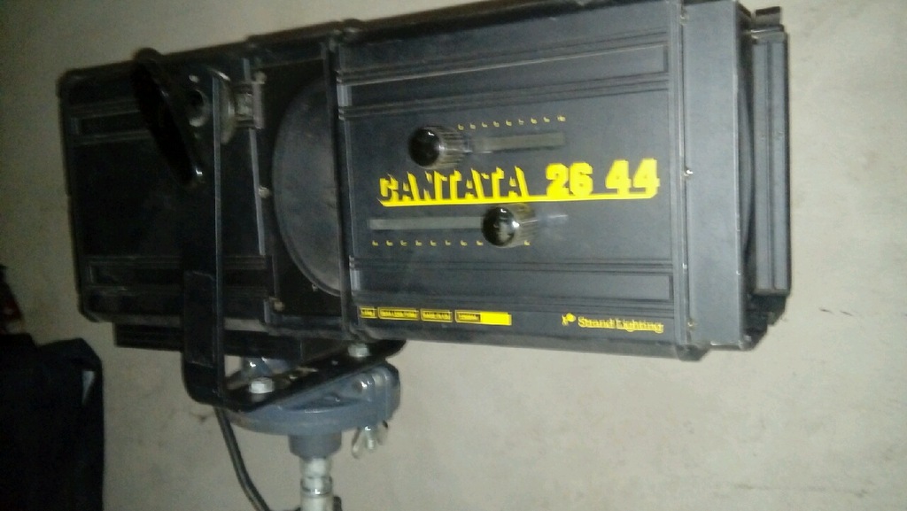 Reflektor 1000W Gantata 2644 + statyw Firmy Bose