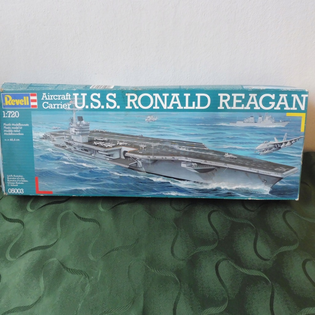 REVELL 05003 AIRCRAFT CARRIER U.S.S. RONALD REAGAN
