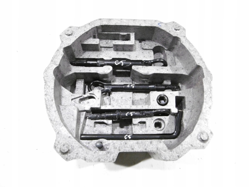 WKŁAD KOŁA ZAPASOWEGO UCHO KLUCZ CITROEN C5 III