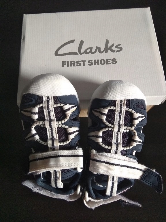 CLARKS sandałki r.22