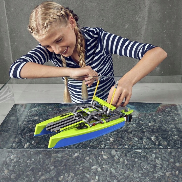Купить LEGO Technic Катамаран 42105: отзывы, фото и характеристики на ...