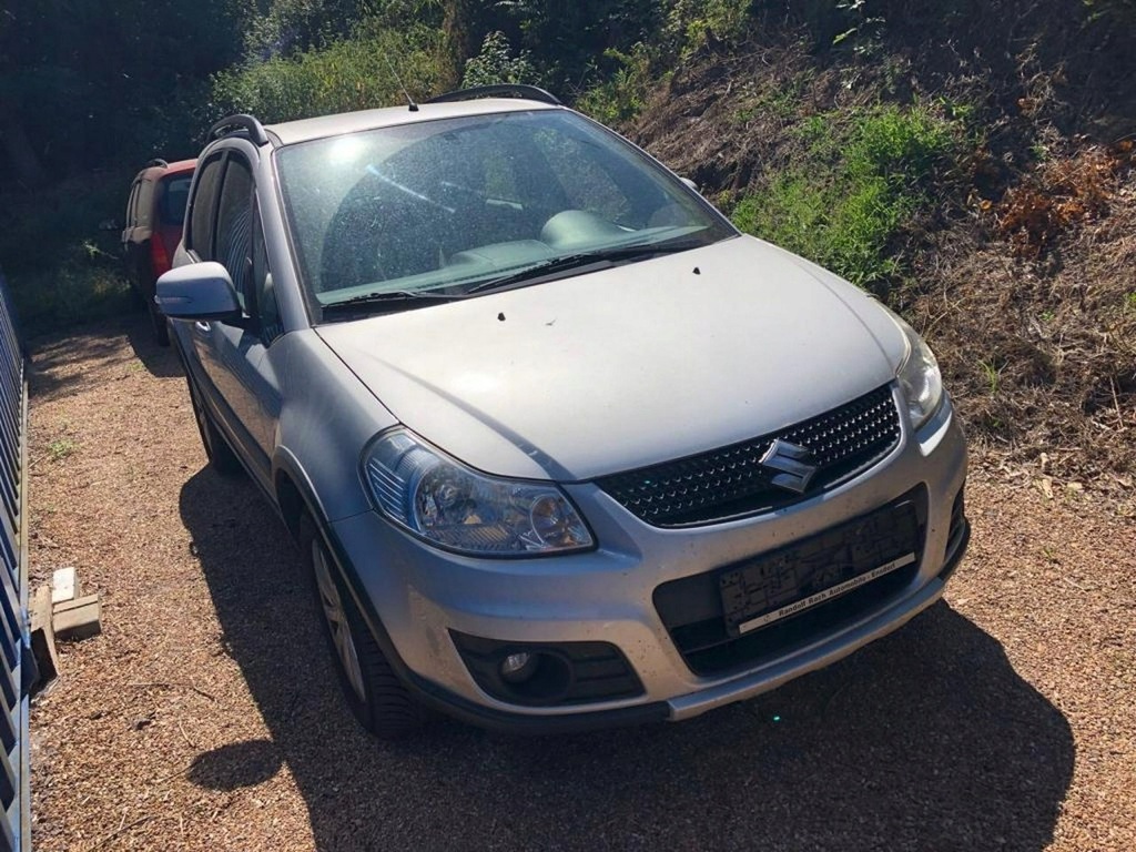 Suzuki Sx4 z napędem 4x4 1,6 benzyna nawigacja