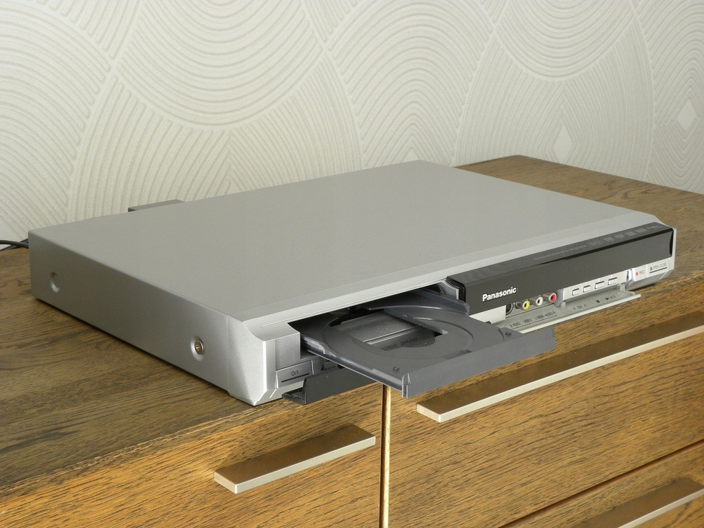 PANASONIC DMR-EH57 - nagrywarka DVD z dyskiem HDD