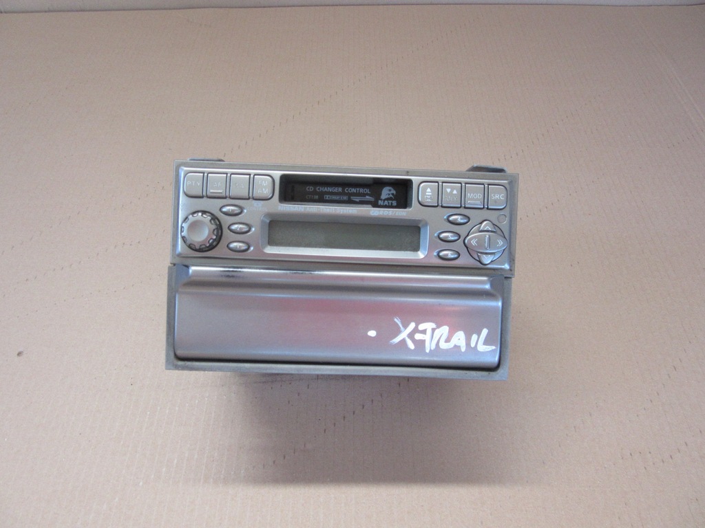 Nissan XTrail T30 2003 RADIO + SCHOWEK 7402615156