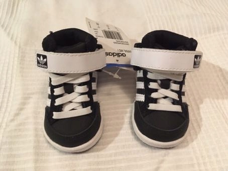 Nowe Buciki buty niemowlęce Adidas, adidasy, r. 17