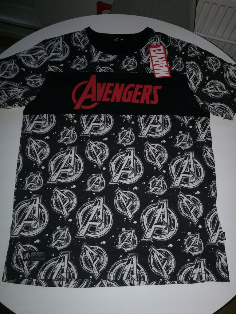 T-shirt Cropp Avengers XL