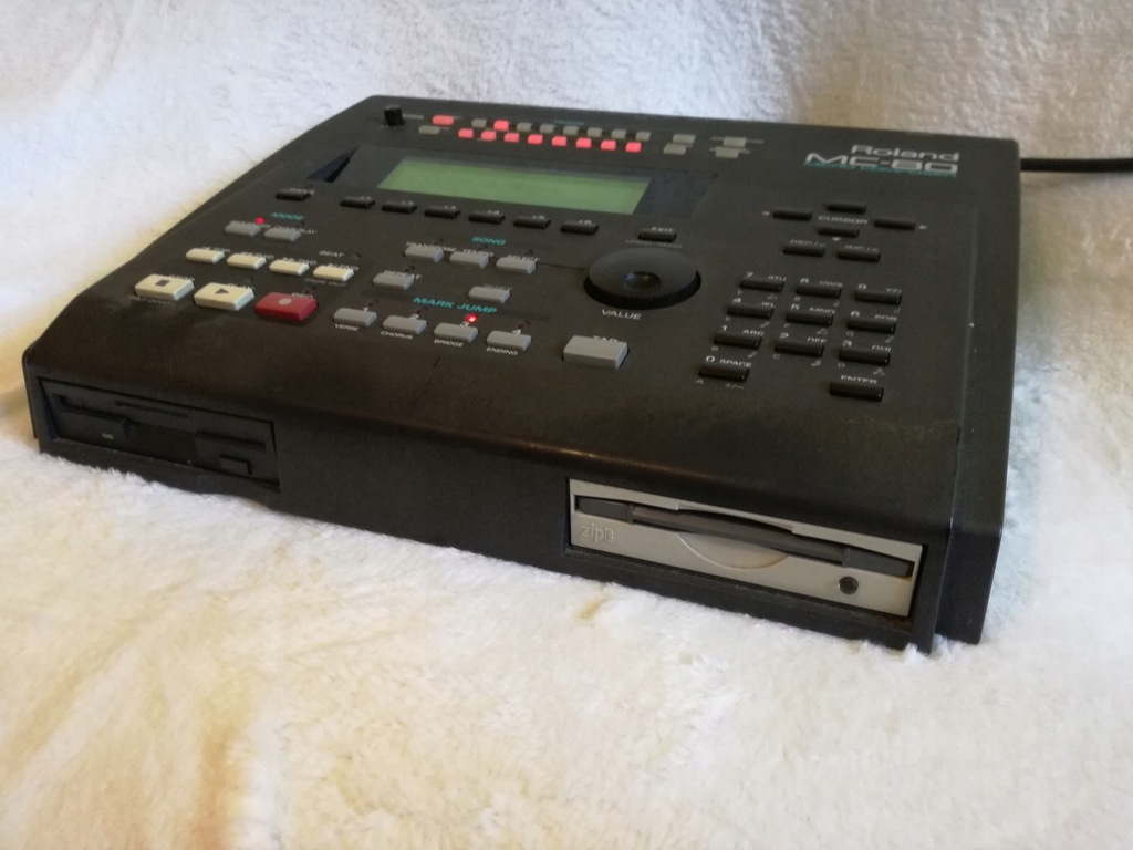 ROLAND MC-80 sequencer