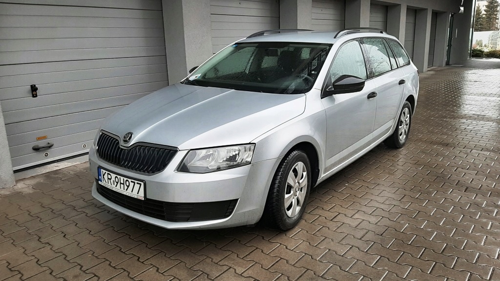 Купить SKODA OCTAVIA III Combi 1.6 TDI, 110 л.с., автосалон RP: отзывы, фото, характеристики в интерне-магазине Aredi.ru