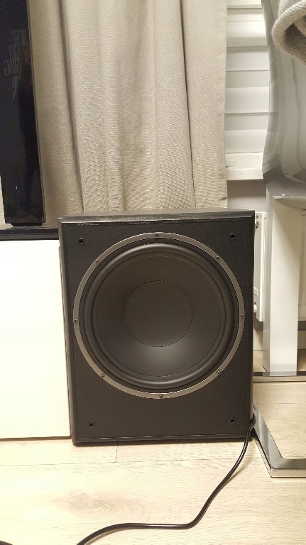 Subwoofer Magnat 302a aktywny 100W