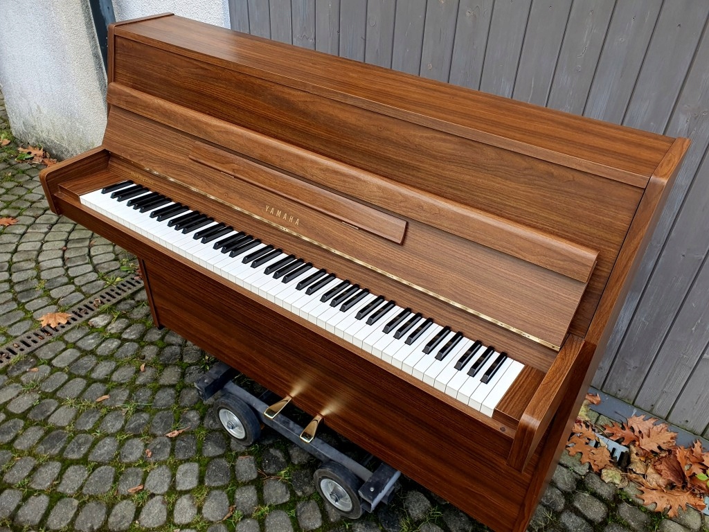 Pianino YAMAHA LU-101 109cm 1985r CIEMNY BRĄZ