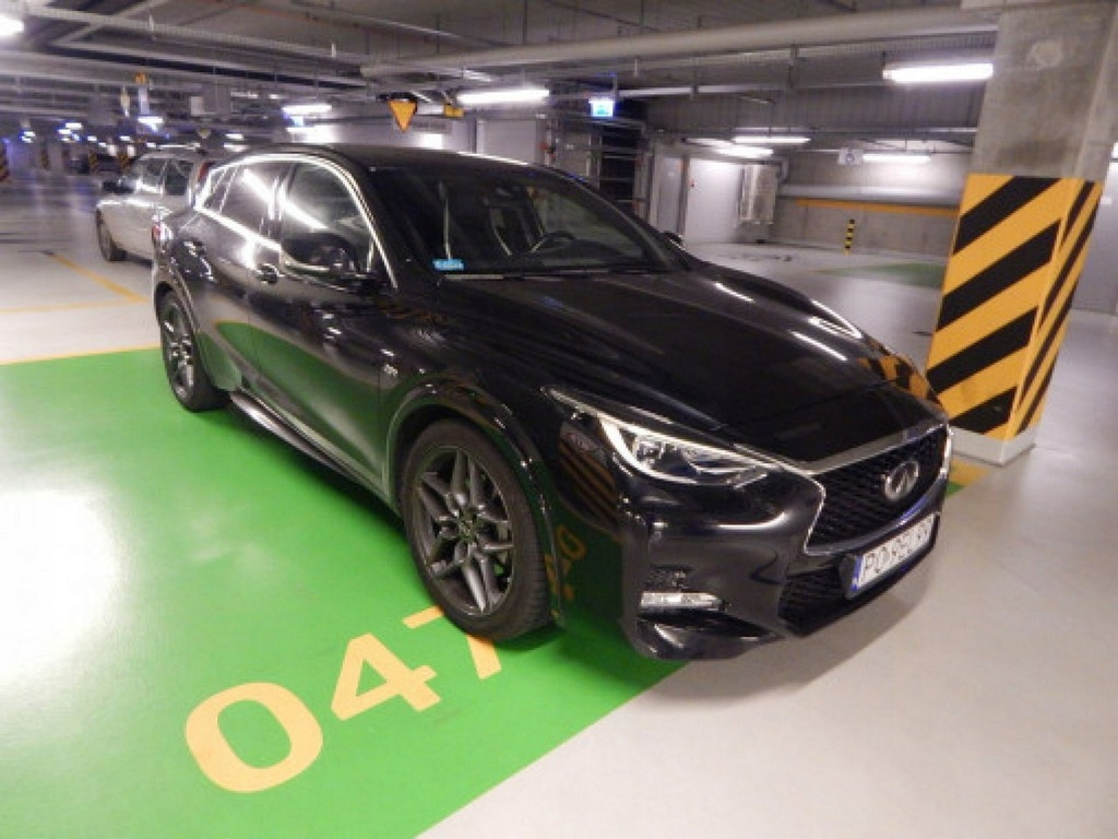 Infiniti Q30