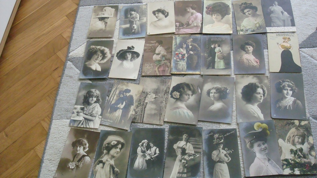 Kolekcja 308 pocztówek kobiety do 1939